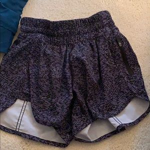 lululemon black and white shorts